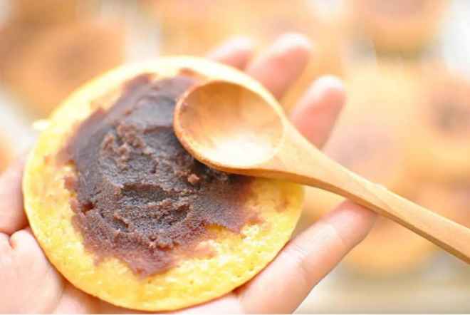 Title: Doraemon's Culinary Secret: A Cultural Journey of Japan's Beloved Snack Dorayaki